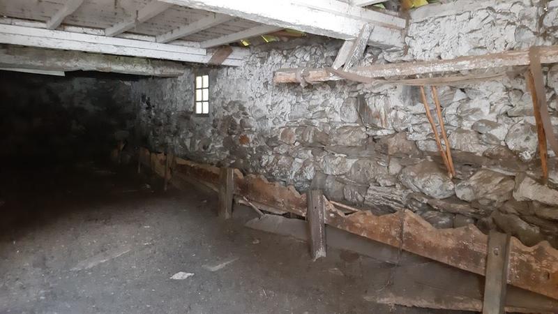 Grange - 175 m² - 2 pièces