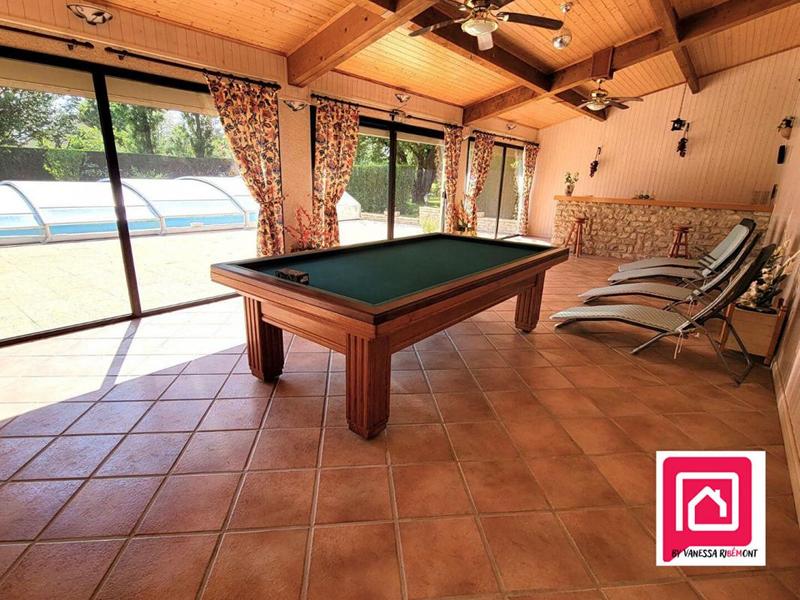 Maison - 200 m² - 7 pièces