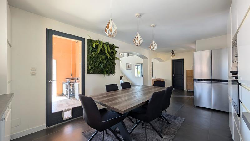 Maison - 195 m² - 6 pièces