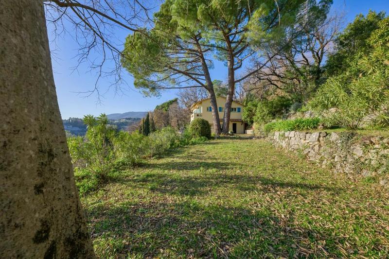 Maison - 205 m² - 6 pièces