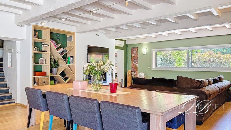 Villa - 630 m² - 26 pièces