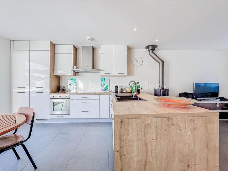 Villa - 100 m² - 5 pièces