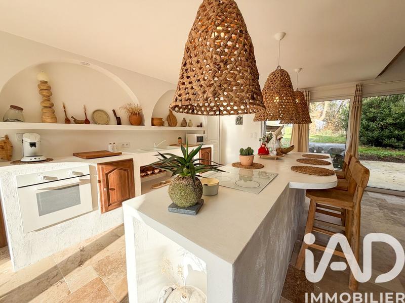 Maison - 333 m² - 7 pièces