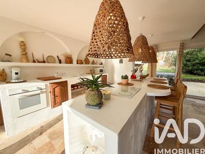 Maison - 333 m² - 7 pièces