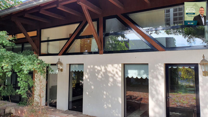 Maison - 256 m² - 8 pièces