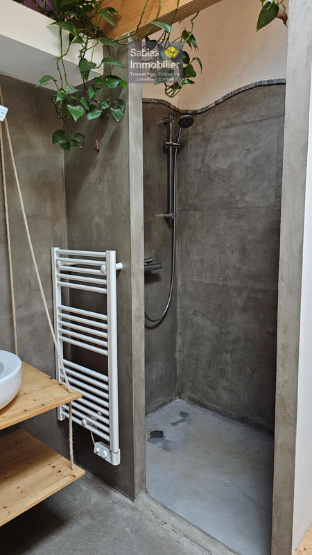 Maison - 198 m² - 11 pièces