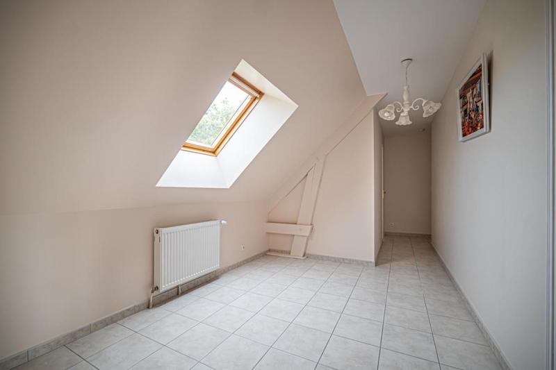 Maison - 230 m² - 8 pièces