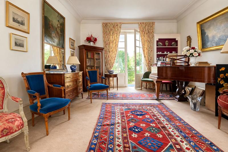 Maison - 230 m² - 8 pièces