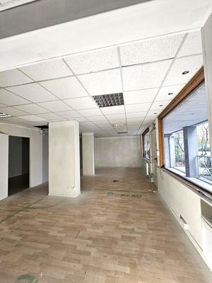 Local commercial - 62 m² - 4 pièces