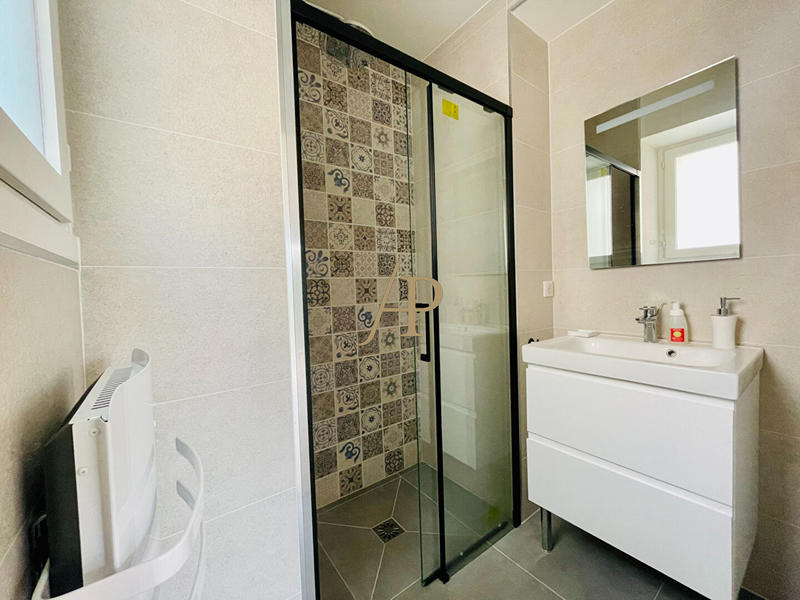 Appartement - 99 m² - 5 pièces