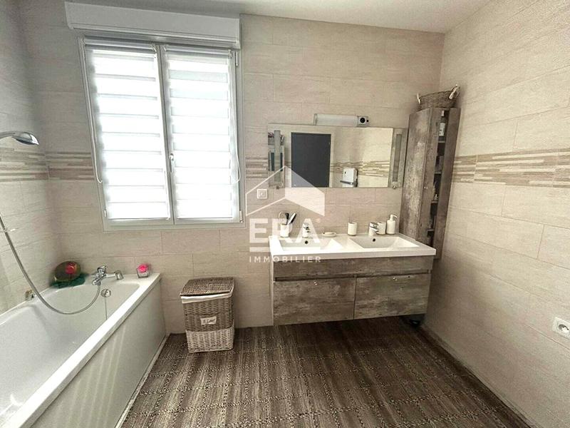 Maison - 98 m² - 5 pièces