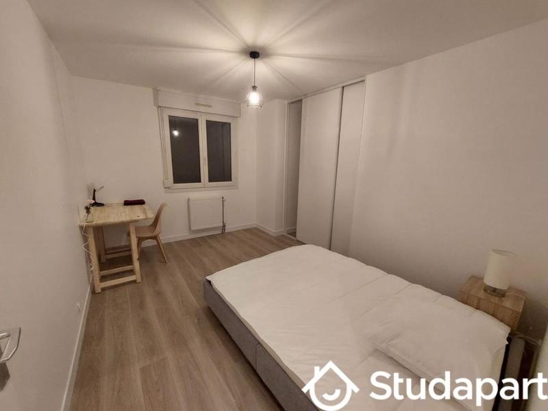 Chambre - 11 m² - 1 pièce