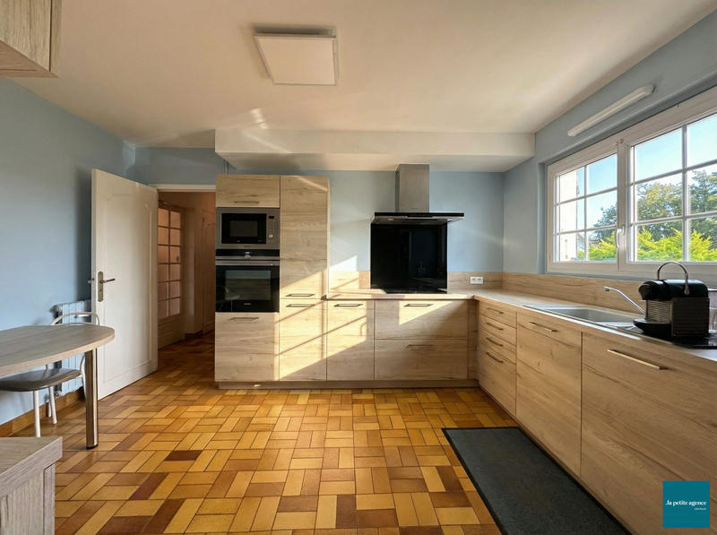 Maison - 148 m² - 8 pièces