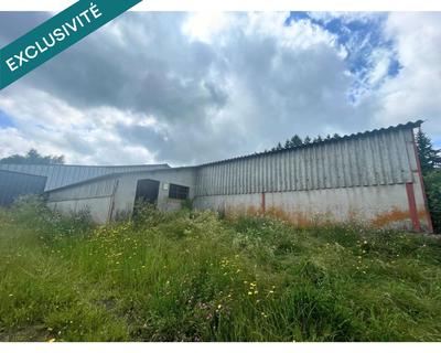 Local commercial - 593 m² - 1 pièce