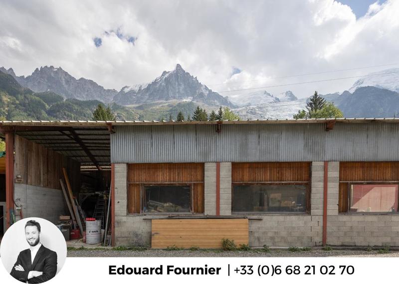 Maison - 704 m² - 5 pièces