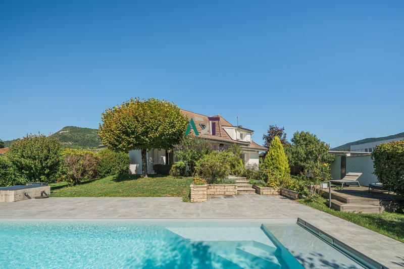 Maison - 155 m² - 6 pièces