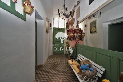 Maison - 445 m² - 10 pièces