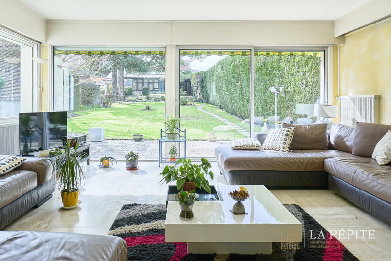 Maison - 288 m² - 8 pièces