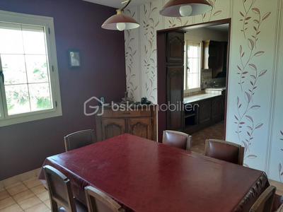 Maison traditionnelle - 160 m² - 8 pièces