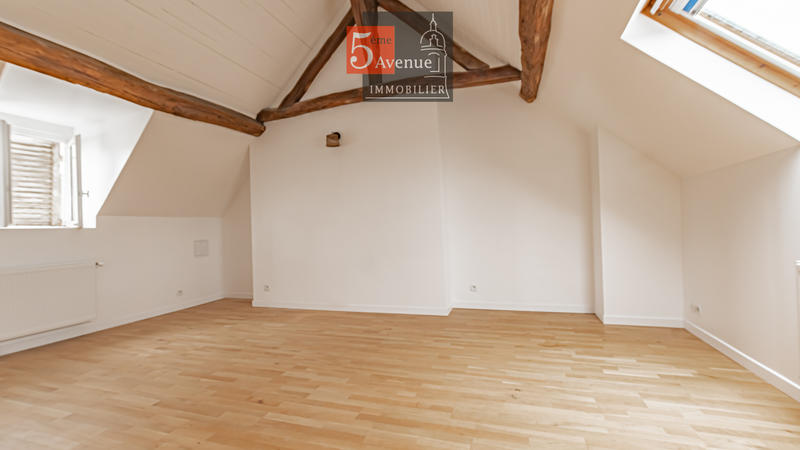 Maison - 198 m² - 7 pièces