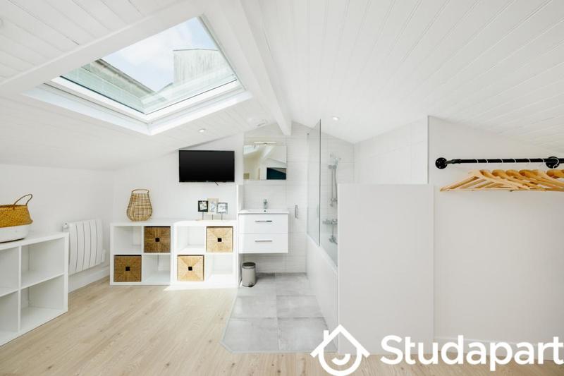 Chambre - 11 m² - 1 pièce