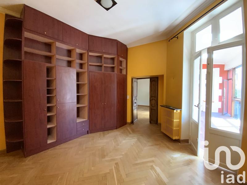 Appartement - 220 m² - 6 pièces