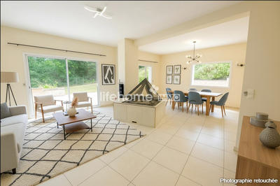 Maison - 224 m² - 8 pièces