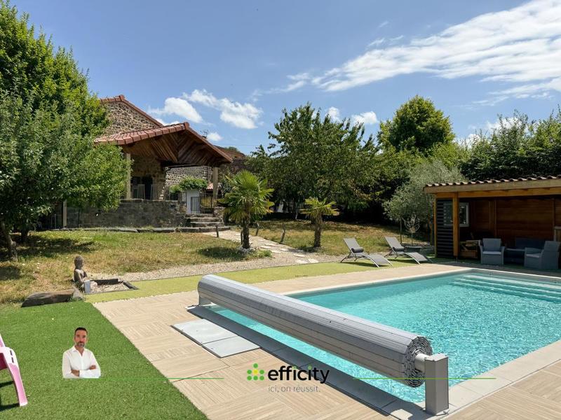 Maison - 245 m² - 8 pièces