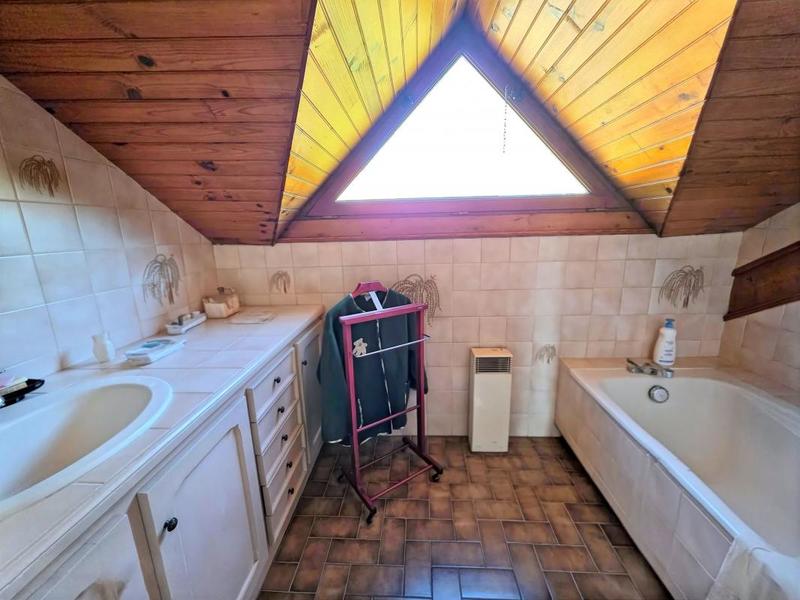 Maison - 219 m² - 7 pièces