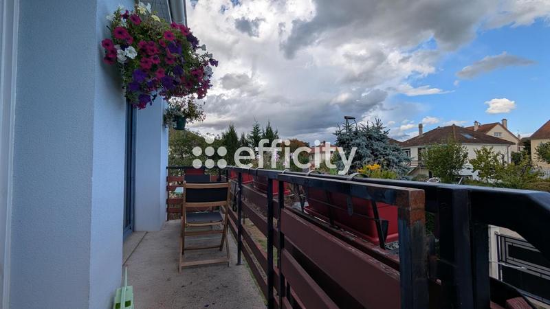 Maison - 77 m² - 6 pièces