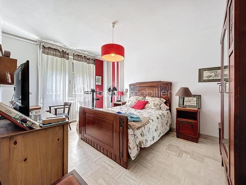 Maison - 200 m² - 8 pièces