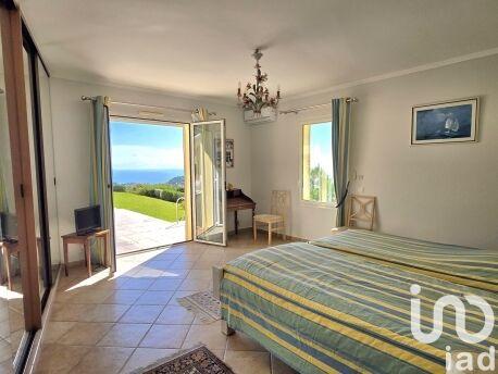 Maison - 352 m² - 7 pièces