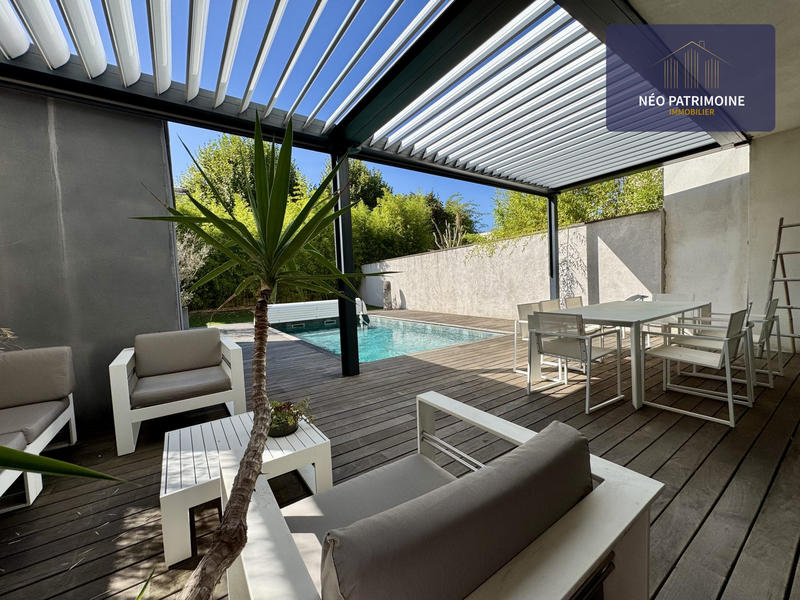 Maison contemporaine - 270 m² - 8 pièces