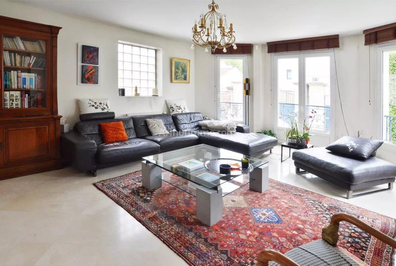 Maison - 207 m² - 8 pièces