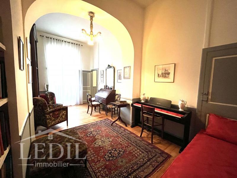 Maison de ville - 248 m² - 8 pièces