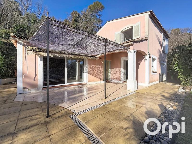 Maison - 117 m² - 5 pièces