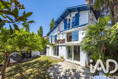 Maison - 203 m² - 6 pièces