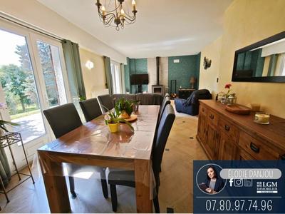 Maison - 180 m² - 6 pièces