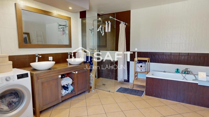 Maison - 140 m² - 5 pièces