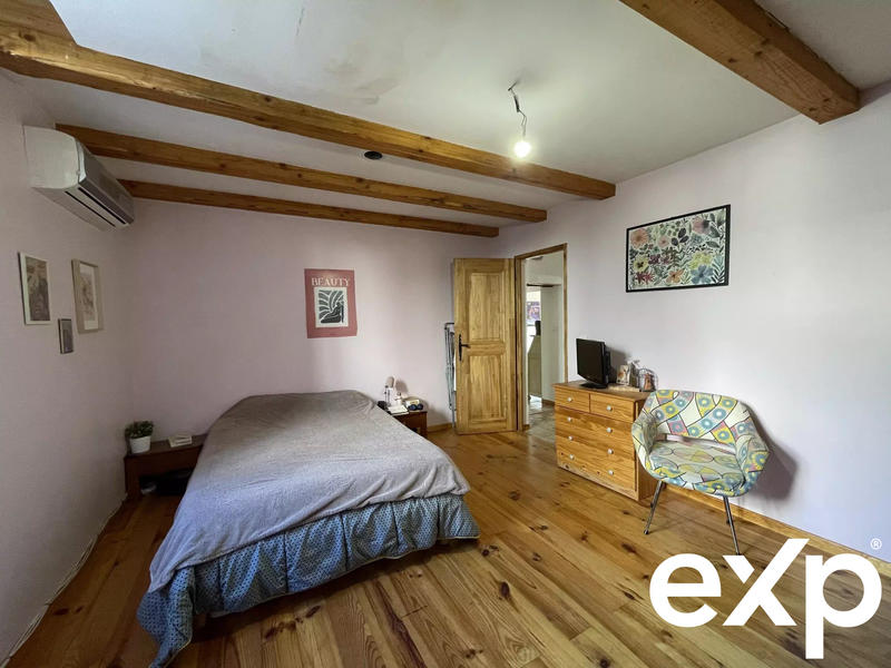 Maison traditionnelle - 195 m² - 8 pièces