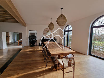 Maison - 260 m² - 7 pièces