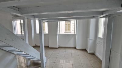 Studio - 42 m² - 1 pièce