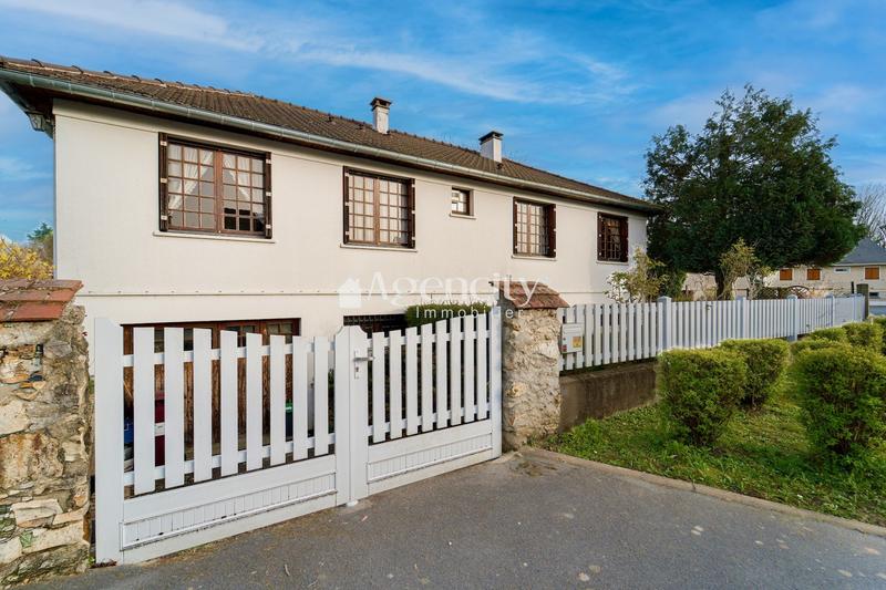 Maison - 88 m² - 4 pièces