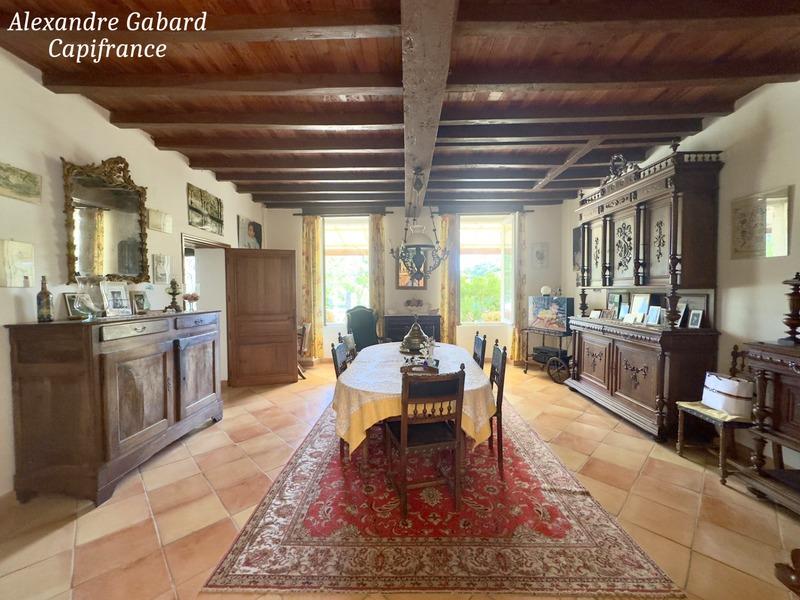 Maison en pierre - 227 m² - 7 pièces