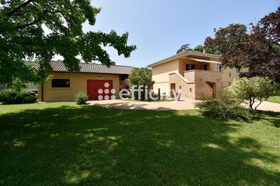 Maison - 171 m² - 8 pièces