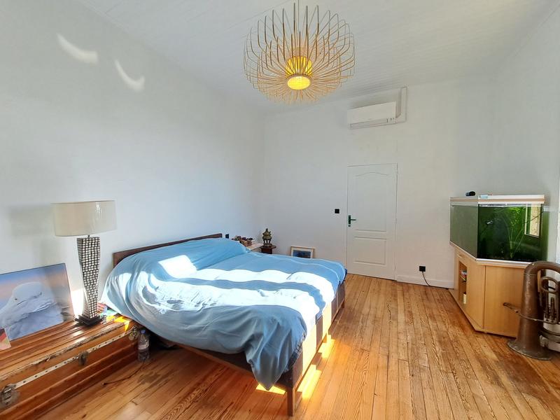 Maison - 221 m² - 9 pièces