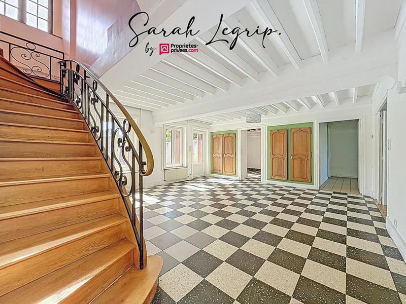 Maison - 256 m² - 9 pièces