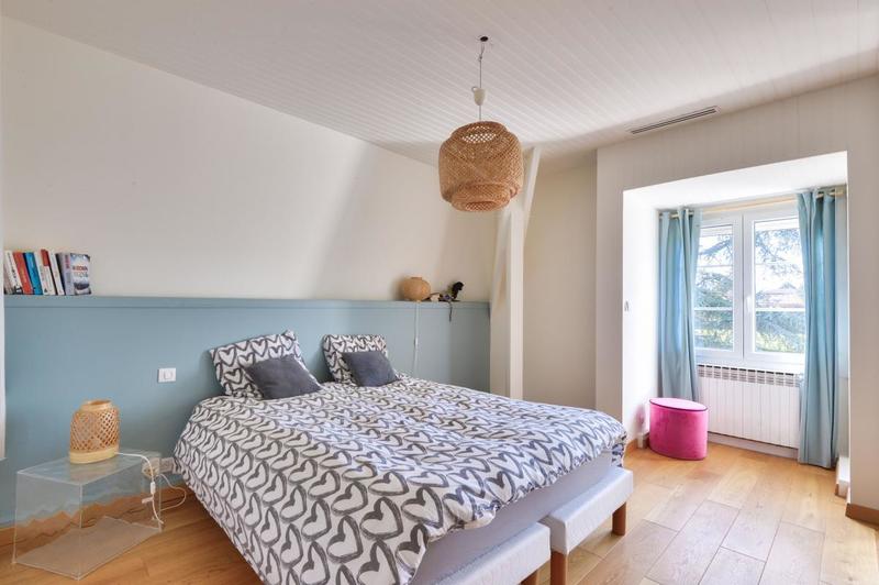 Maison - 285 m² - 6 pièces