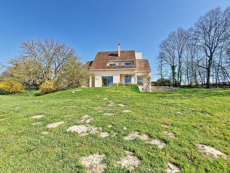 Maison - 250 m² - 10 pièces