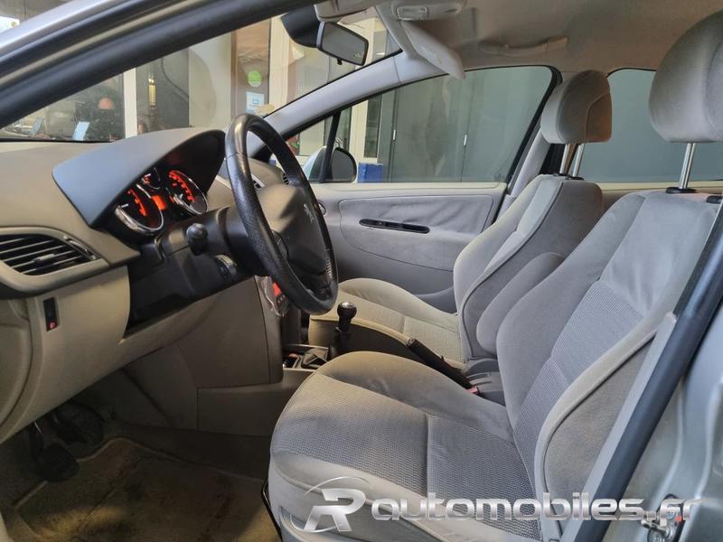 Peugeot 207 1.4 I 90 Executive Pack